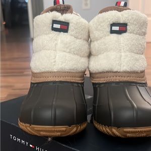 Brand new Tommy Hilfiger rain/snow/weather booties. Super cute and comfy.